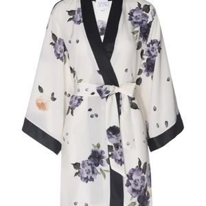 Helena Quinn Short Robe